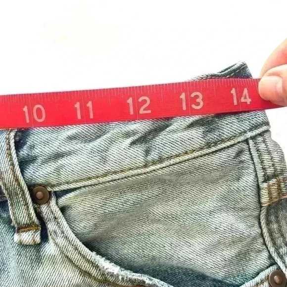 Free People Midrise Light Wash Button Fly Cheeky Denim Fray Jean Short Size 26 - Picture 12 of 13
